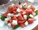 Foto del paso 2 de la receta Ensalada de sandía, feta y menta fresca