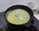 Foto langkah ke 2 dari resep Dadar Ayam Gulung.