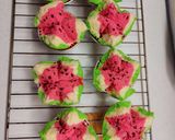 Foto langkah ke 4 dari resep Bolu kukus mekar motis semangka.