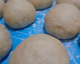 Foto langkah ke 5 dari resep Donat kentang tabur gula halus.