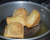 Foto del paso 3 de la receta: Ravioles Fritos con salsa de arvejas