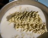 Foto langkah ke 3 dari resep Internet Suju (Indomie telur kornet susu keju).