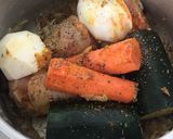 Foto del paso 3 de la receta: Couscous con verduras y muslitos de pollo
