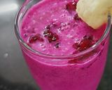 A picture of step 4 of Dragon banana smoothie.