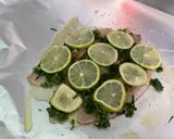 Une image de l'étape 8 de Filets de dorade à l’ail frais mariné, citron vert et coriandre.