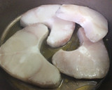 Foto del paso 5 de la receta: Cazón en salsa verde con guisantes