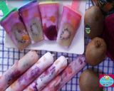 Foto langkah ke 4 dari resep Es Lilin Fruity Yoghurt 🍑🍍🍓🍇🍉.
