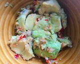 Hình bước làm 2 của món Cơm & Bơ Dằm Nước Mắm Tỏi Ớt 🥑
