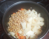 Foto del paso 2 de la receta: Crema de calabaza, zanahoria y garbanzos con espaguetis de zanahoria