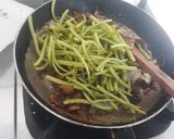 Foto langkah ke 6 dari resep Tumis kerang pedas.