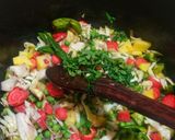 A picture of step 4 of Vegetable oats khirchi.