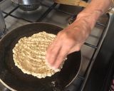 A picture of step 4 of Multigrain Thalipeeth.