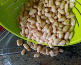 Foto del paso 3 de la receta: Ensalada de alubias blancas de bote