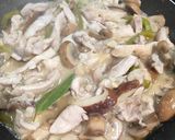 Foto del paso 5 de la receta: Contramuslos en salsa de setas y champiñón