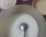 A picture of step 1 of Karachi ka halwa.