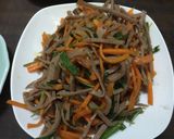 Hình bước làm 2 của món Miến xào giò chả