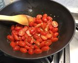 Une image de l'étape 5 de Linguines rouges au bouillon de moules, tomates, mascarpone et Gorgonzola.