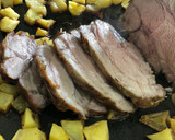 Foto del paso 2 de la receta: Bondiola de cerdo al horno con tomillo