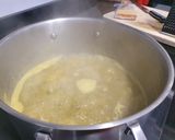 Foto del paso 4 de la receta Crema de calabacín y cebolleta con pesto y tosta gratinada