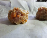 Foto del paso 3 de la receta: Albóndigas de pollo y verduras al horno