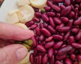 Foto del paso 4 de la receta: Ensalada de palmitos, porotos colorados, damascos secos, alcaparras y menta