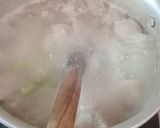 Foto langkah ke 3 dari resep 190. Sop Buncis Wortel Kentang Bakso.