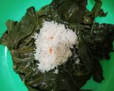 Foto langkah ke 4 dari resep Buntil Daun Singkong Isi Teri.
