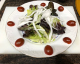 Foto del paso 2 de la receta: Ensalada de brotes salmón aguacate y aderezo VIDALIM