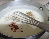 A picture of step 2 of White Sauce Pasta.