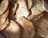 Foto del paso 3 de la receta: Galletitas saladas tipo “crackers”, fáciles y deliciosas!