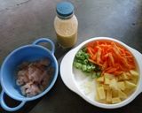 Foto langkah ke 1 dari resep Kentang + wortel + buncis + kaldu ayam + ayam + bawang bombay.