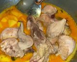 Foto langkah ke 4 dari resep Gulai Ayam Kentang.