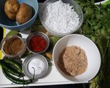 A picture of step 2 of Sabudana Thalipeeth.
