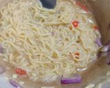 Foto langkah ke 3 dari resep Omelet Mie.
