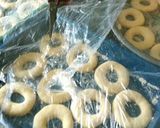 Foto langkah ke 4 dari resep Donat Kampung Gula Putih Ekonomis.