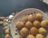 Foto langkah ke 5 dari resep Cilok goreng.