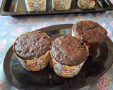 Foto langkah ke 7 dari resep Super Moist ChocolateCupcakes- Simple & NoMixer (Gluten Free).