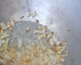 A picture of step 2 of Egg magaz.