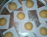 A picture of step 1 of Ring doughnut.