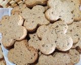 Foto del paso 4 de la receta: Galletitas dulces integrales con semillas