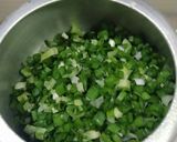 A picture of step 2 of Hare pyaz.