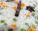 صورة لخطوة 4 من وصفة رز بسمتي بالبسلة والجزر
