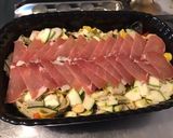 Une image de l'étape 12 de Salade de pâtes marinée aux tomates, concombre, courgette, oignon de roscoff et Lonzo.