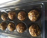 A picture of step 3 of Healthy Homemade nutty truffles.