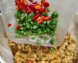 Foto langkah ke 5 dari resep Pad Kra Pao Gaiผัดกระเพราไก่ / Thai Chicken Basil.
