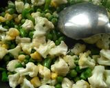 A picture of step 1 of Veg.burmese khouseuy.