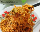 Foto langkah ke 3 dari resep Mie Tek-Tek goreng sederhana.