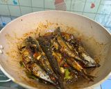 Foto langkah ke 3 dari resep Ikan salem masak saus tomat.