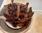 Foto del paso 1 de la receta: Papas con callampas de pino