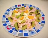 Foto del paso 4 de la receta: Finísimo de pechuga de pavo con huevo y kiwi con lluvia de pimienta y pimentón